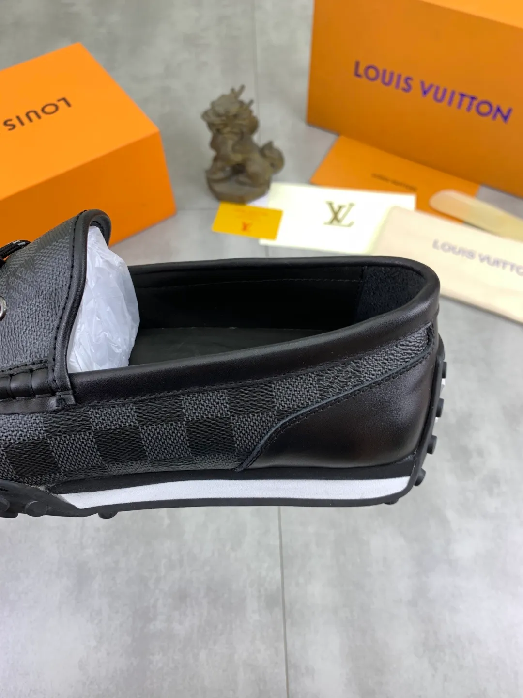 Men's Men's Shoes 💰P640 New Style 💶[LOUIS VUITTON] Water-dyed Niuli Original Order New Style 🍀LV Louis Vuitton *——Top version of LV classic leather shoes! Made of imported original calfskin, original leather side strips and wear-resistant high-end rubber outsole! High quality products! Color: black optional Size: 39-45